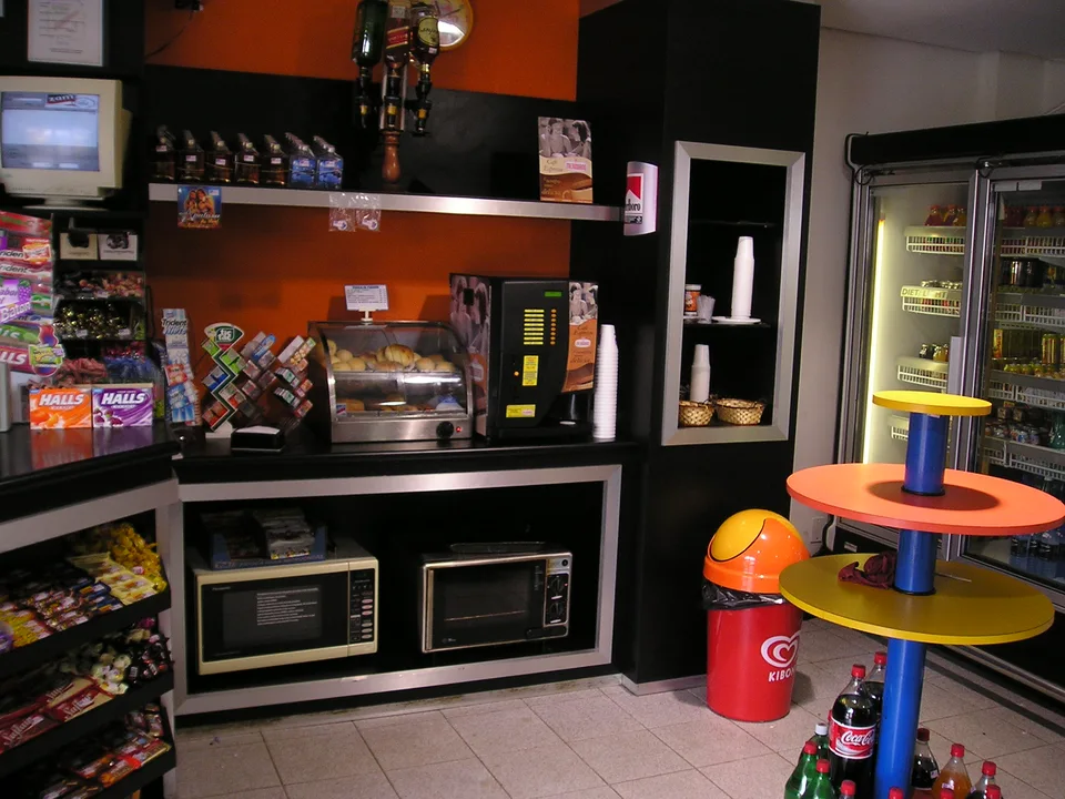 Um registro da área de café da conveniência ZAM
